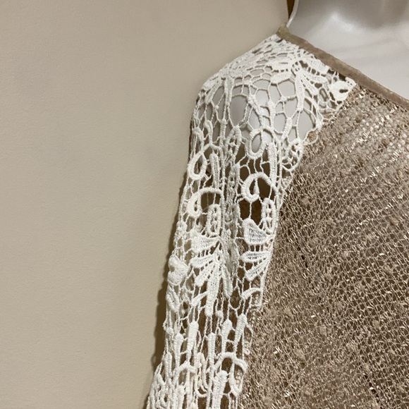 Altar’d State top - Picture 3 of 11